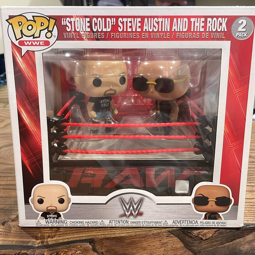 Funko Pop ! WWE stone cold Steve Austin and The Rock